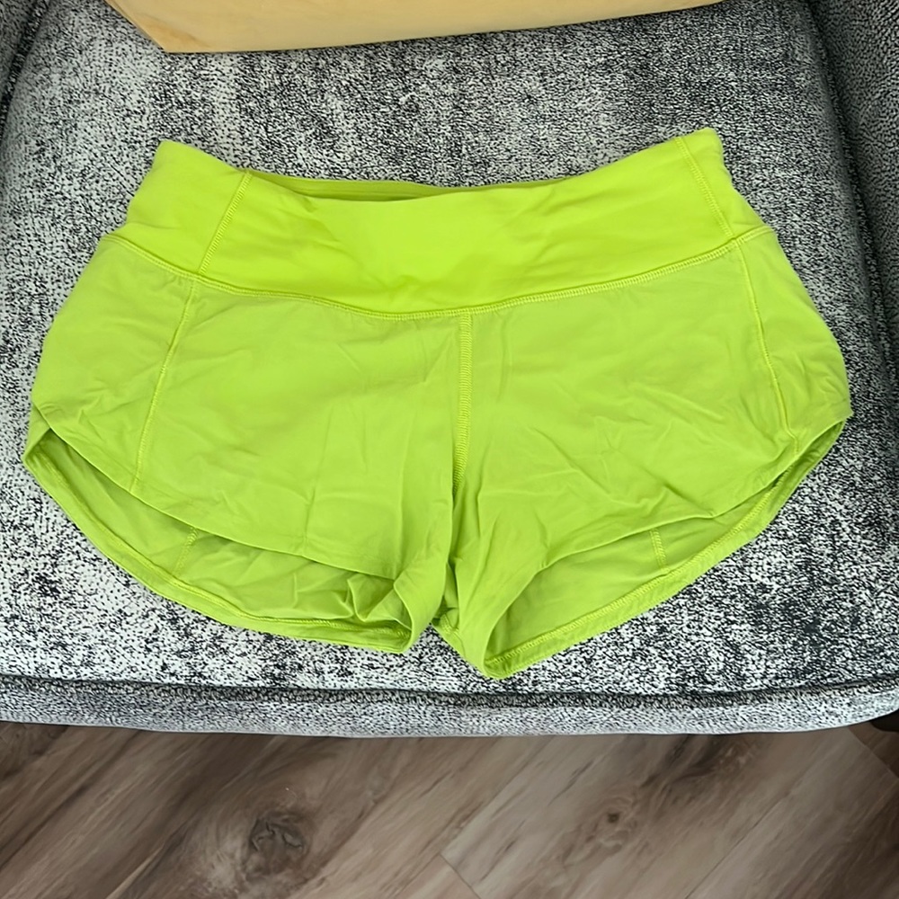 Lululemon Speed Up low rise short 2.5 inch